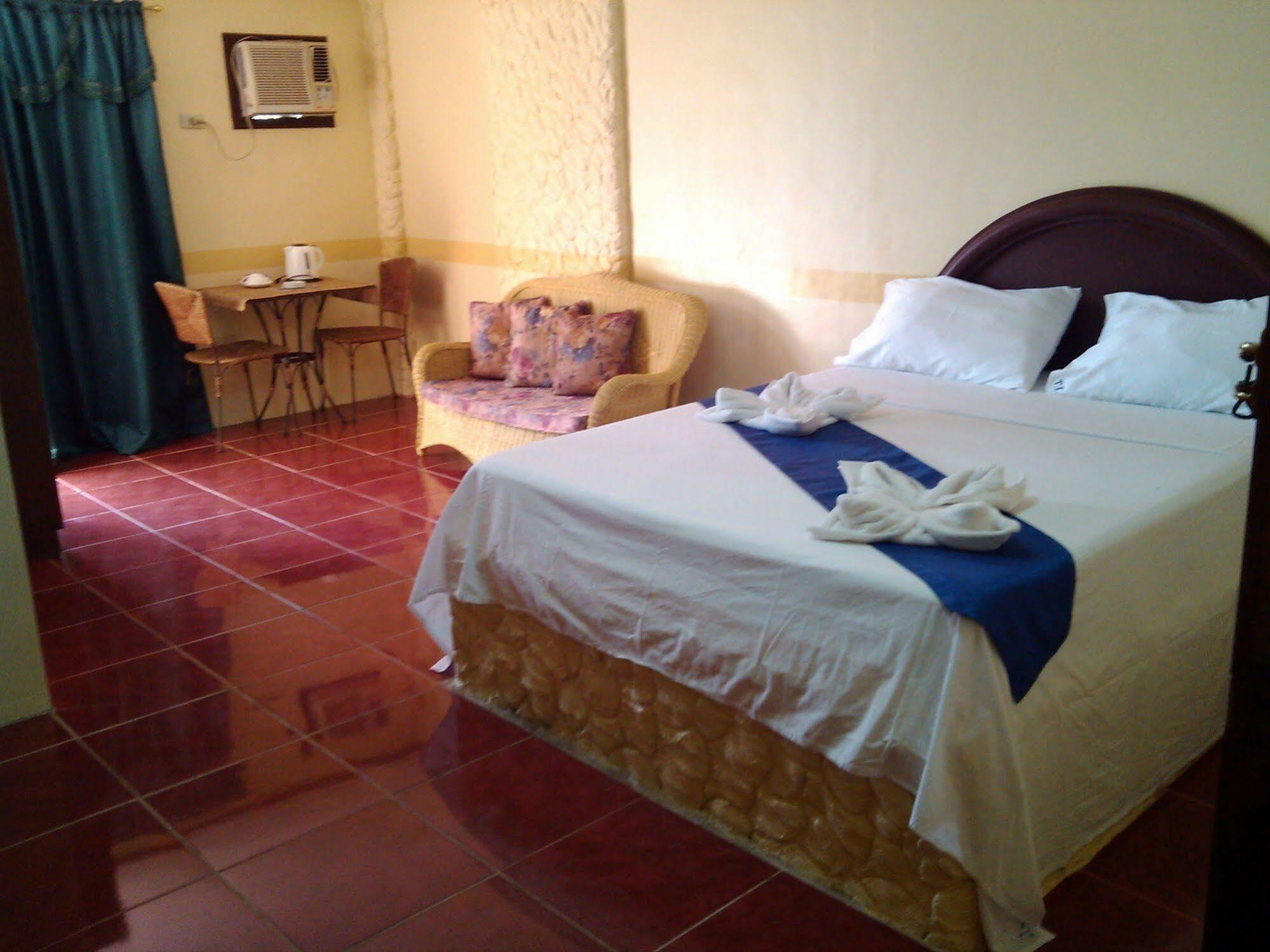 Treasure Island Resort Olongapo Eksteriør billede